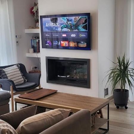 Central Park Apartment Волос Екстериор снимка