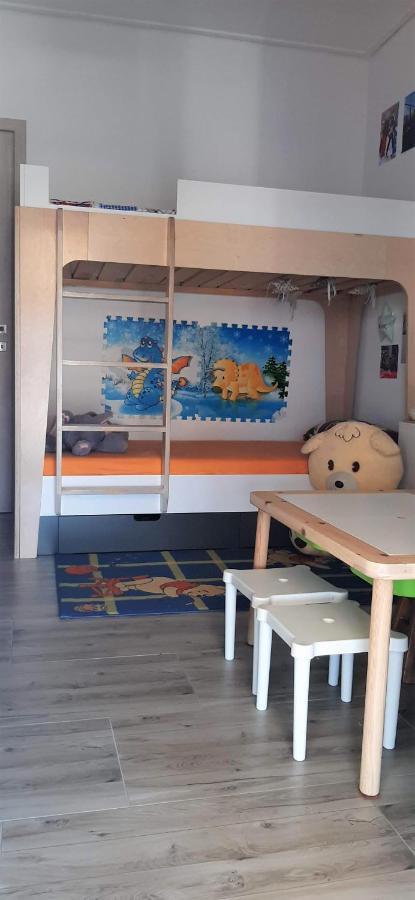 Central Park Apartment Волос Екстериор снимка