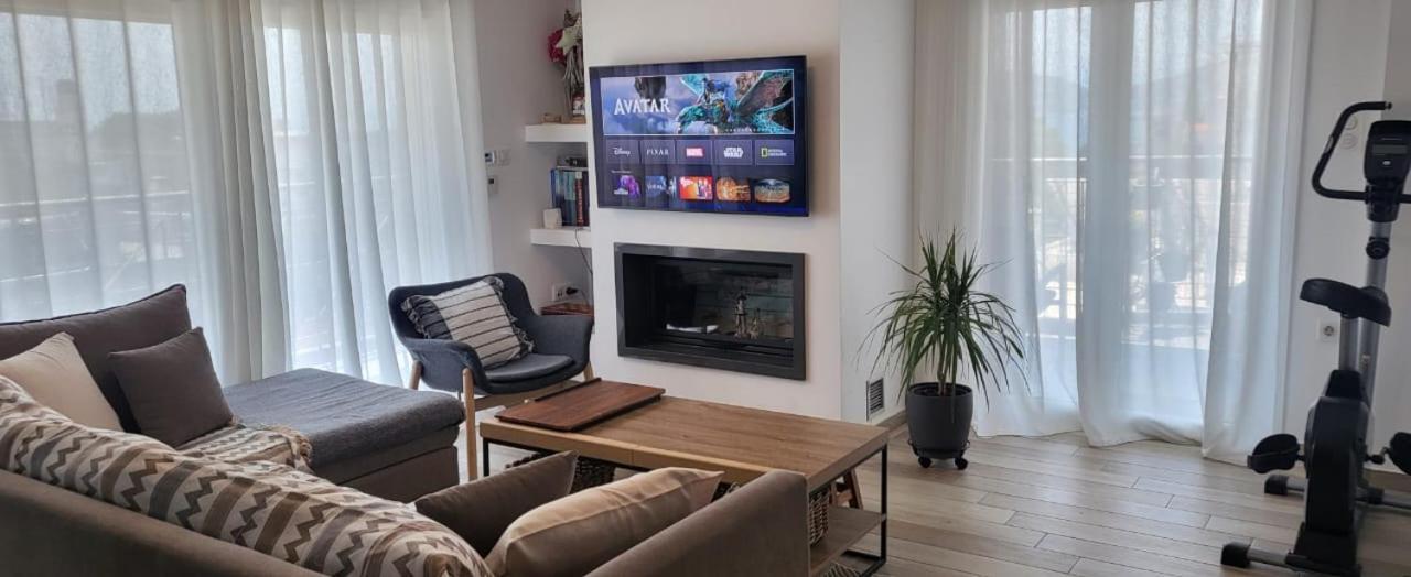 Central Park Apartment Волос Екстериор снимка